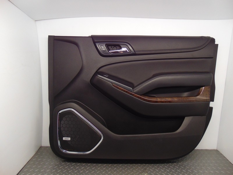 2015-2019 TAHOE SUBURBAN YUKON RIGHT PASS. FRONT DOOR TRIM PANEL