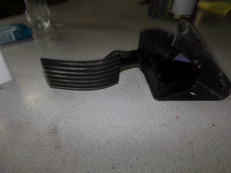 Bendix 5005715 Fuel Pedal L-40423 *FREE SHIPPING*
