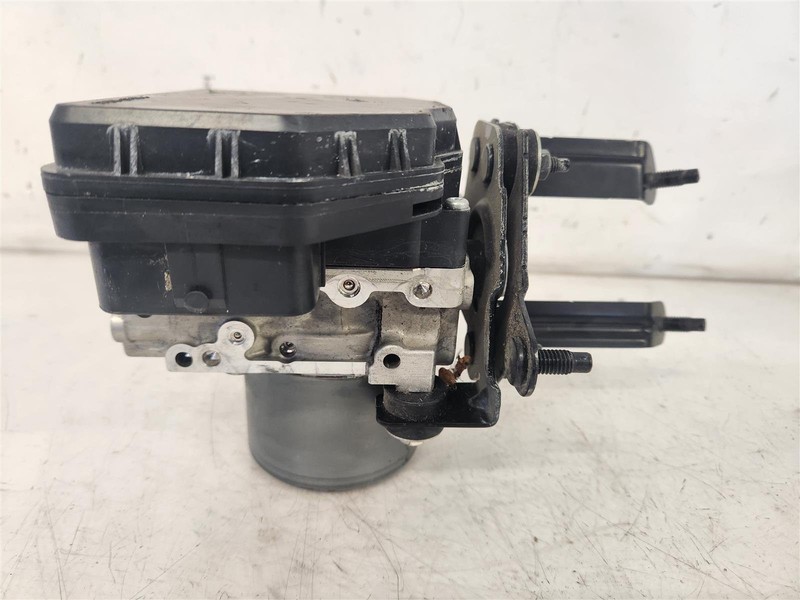 2016-2017 Infiniti Q50 Vsa Abs Pump Modulator Accumulator 47660-4Gh5a