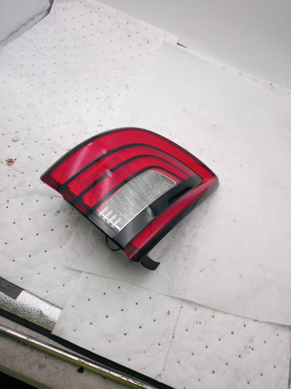 2014 Dodge Durango Left Tail Light Assembly White OEM 155075 95k Miles