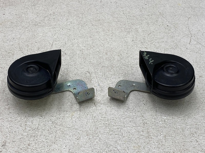 2017-2021 ALFA ROMEO GIULIA LEFT & RIGHT HORN SIGNAL SET OEM LOT764