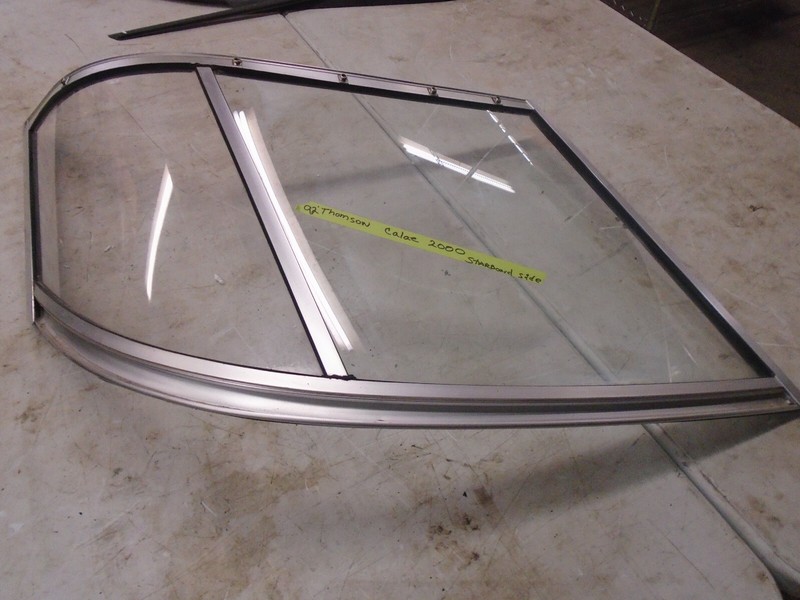 Z7 1992 2000 Thompson Calae Boat Windshield Driver Starboard Right