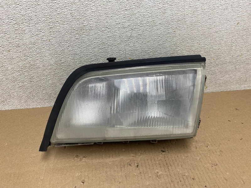 1994-1996 Mercedes C C230 W202 Front Left Driver LH Side Headlight R8164 DW