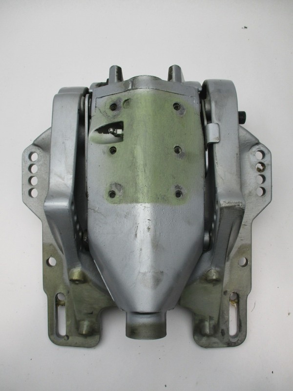 0326195 326195 0319933 0319932 Johnson Evinrude 40 50 55 HP Swivel Bracket Assy