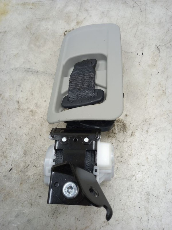 23 24 Toyota Sequoia 3RD Row Center Seat Belt BLK-040