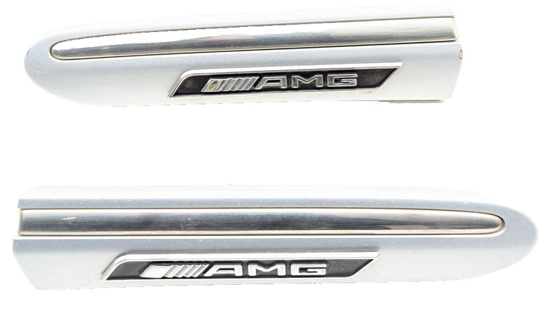 01-07 Mercedes W207 C32 AMG C320 Fender Trim Pair AMG Badging C775