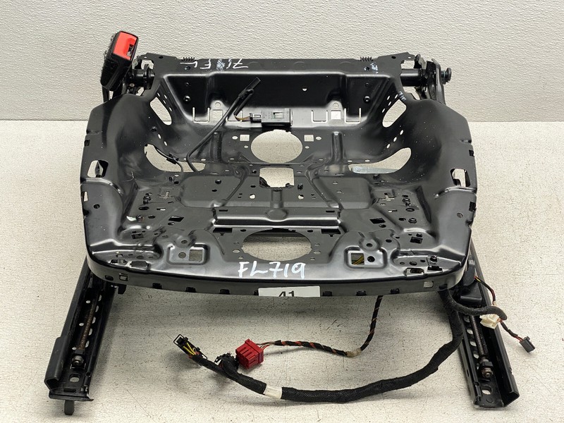2017-2019 AUDI A3 FRONT LEFT DRIVER SIDE SEAT FRAME TRACK OEM LOT719