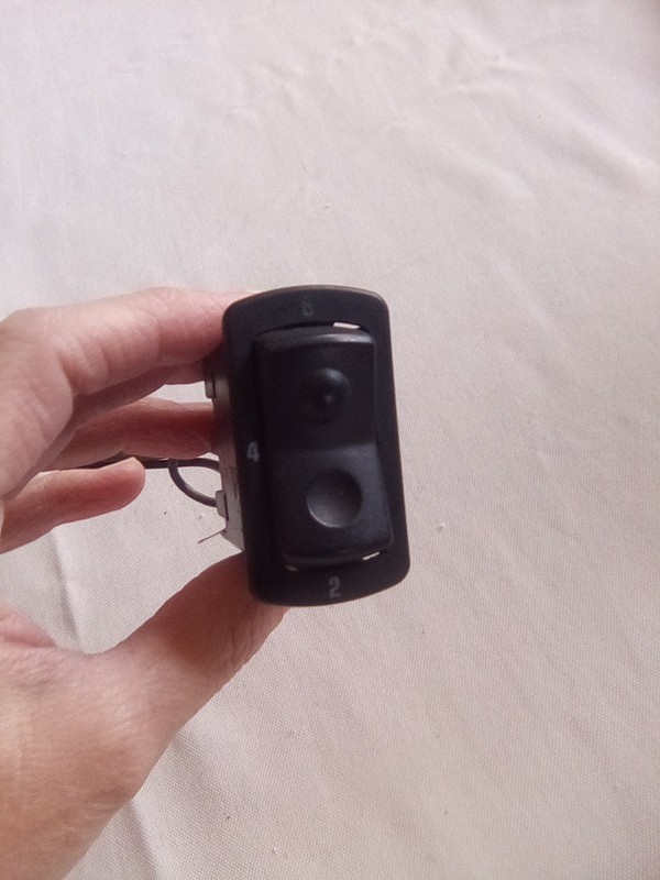 Kenworth P27-1002-6 Engine Ret Select Switch W/Connector