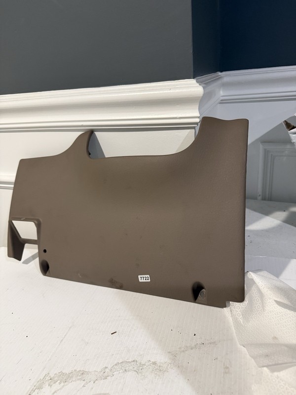 2004 2005 Ford Explorer Knee Bolster Tan Oem Tested