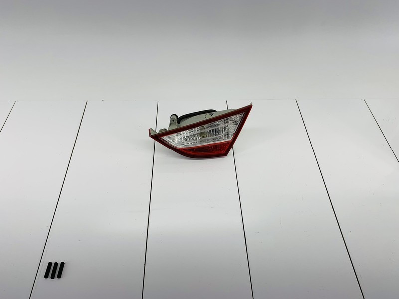 11-14 HYUNDAI SONATA REAR RIGHT SIDE INNER TAIL LIGHT BRAKE STOP LAMP OEM
