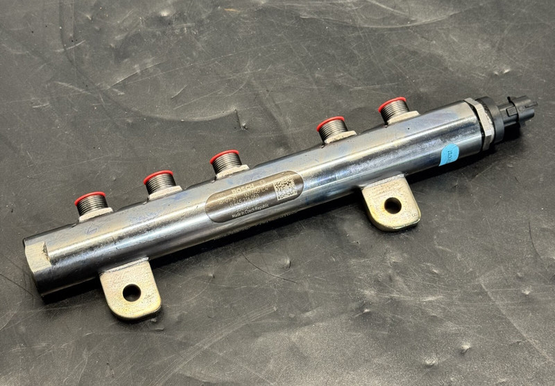 ✅2014-2023 RAM 1500 CLASSIC DIESEL 3.0L V6 RIGHT FUEL INJECTOR RAIL RH SIDE OEM