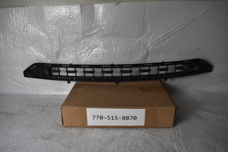 MASERATI LEVANTE FRONT BUMPER LOWER GRILLE COVER TRIM 2017-2021 OEM 670040749
