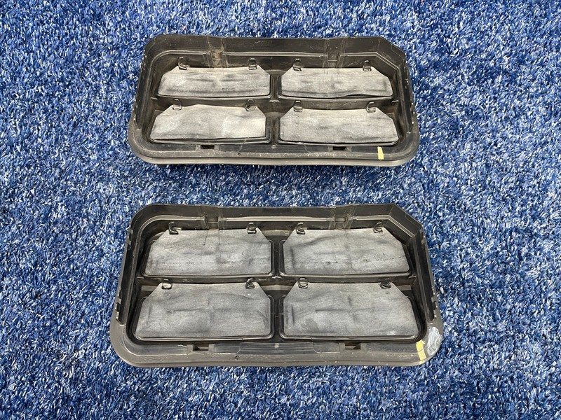 2016-2020 CADILLAC CT6 LEFT RIGHT REAR QUARTER PANEL AIR VENT GRILLE SET OEM