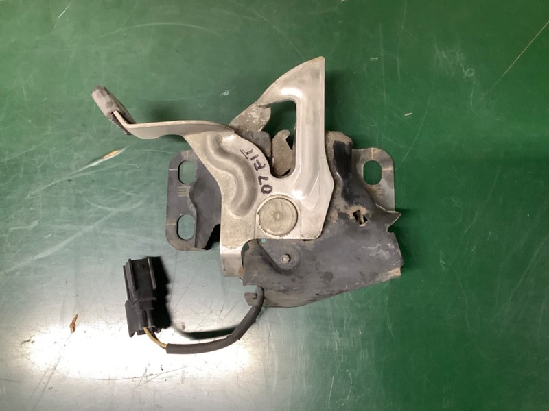 07-08 Honda FIT S Lock Engine Hood Release Bonet Lever Locking Latch Used OEM