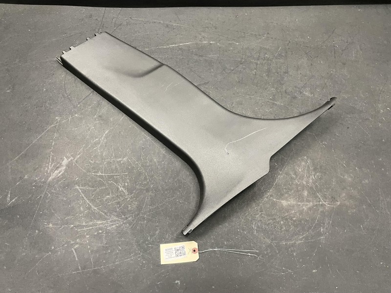 Center Left B Pillar Lower Trim Panel 2018 BMW X1 51437332817 2016 2017 - 2022 X