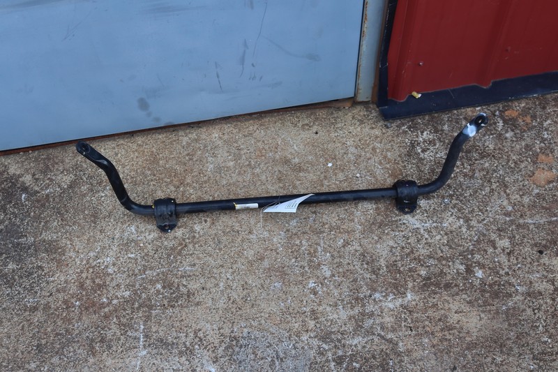 2016-2020 KIA SORENTO FWD REAR STABILIZER ANTI ROLL SWAY BAR SUPPORT OEM