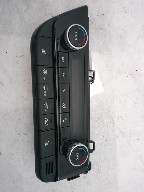 Used A/C Selector Switch fits: 2023 Hyundai Elantra Korea built Canada market au