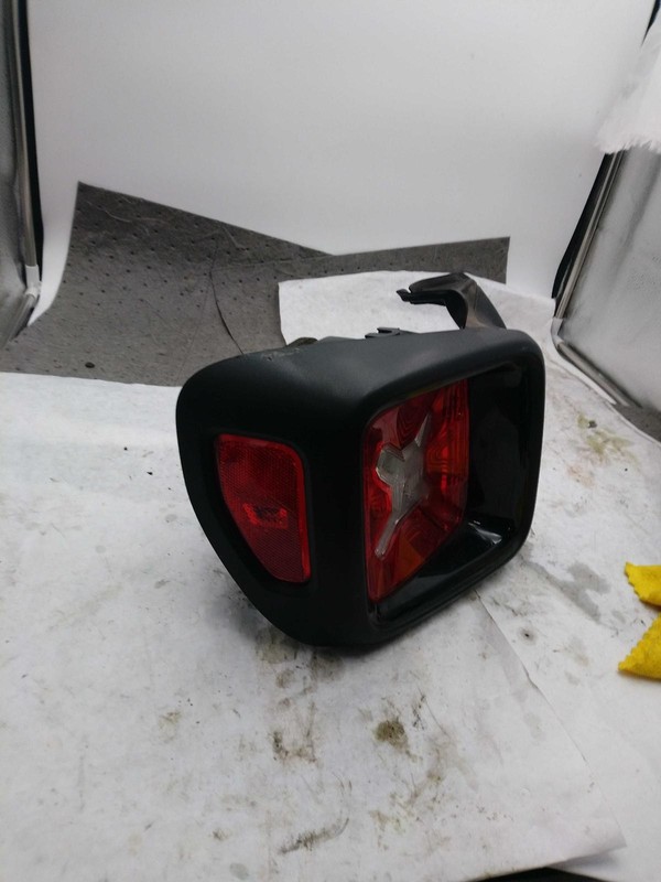 2020 Jeep Renegade Left Tail Light Assembly Blue 706740, 55k Miles, OEM