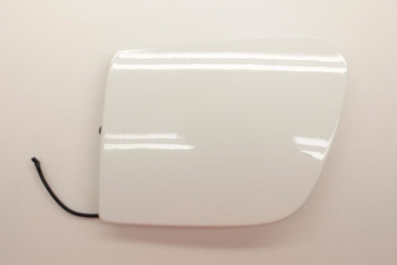 05-13 CORVETTE C6 White Fuel Filler Door