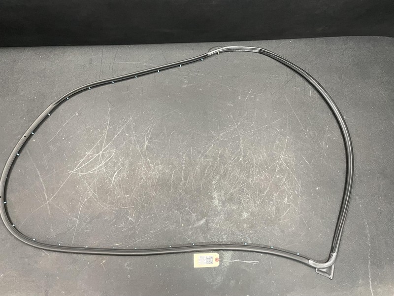 Front Right Door Weatherstrip 2018 Buick Encore 42763357 2013 - 2020 2021 2022