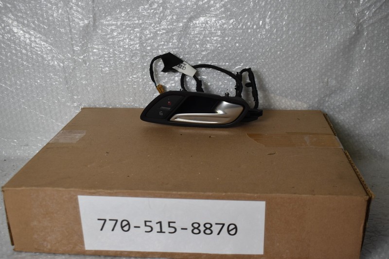 AUDI TT QUATRO BASE FRONT RIGHT HANDLE 2008-2015 OEM 8J1 837 020