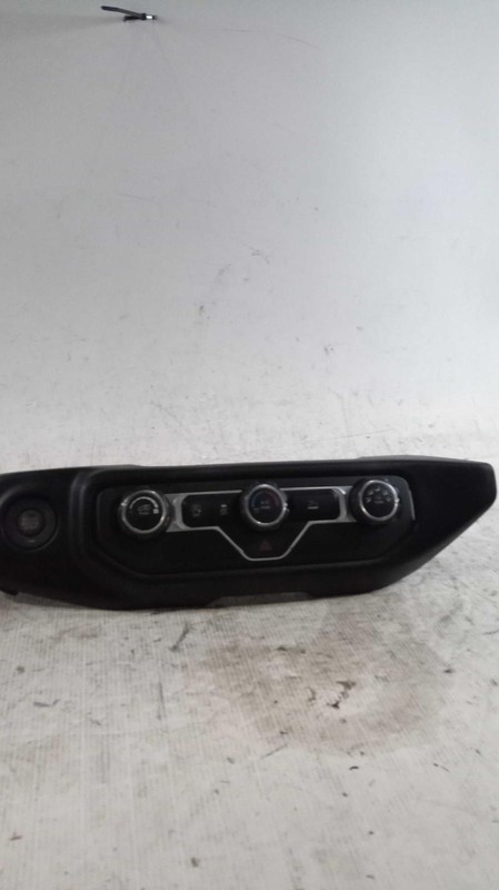 Used A/C Selector Switch fits: 2021 Jeep Wrangler w/AC manual temperature contro