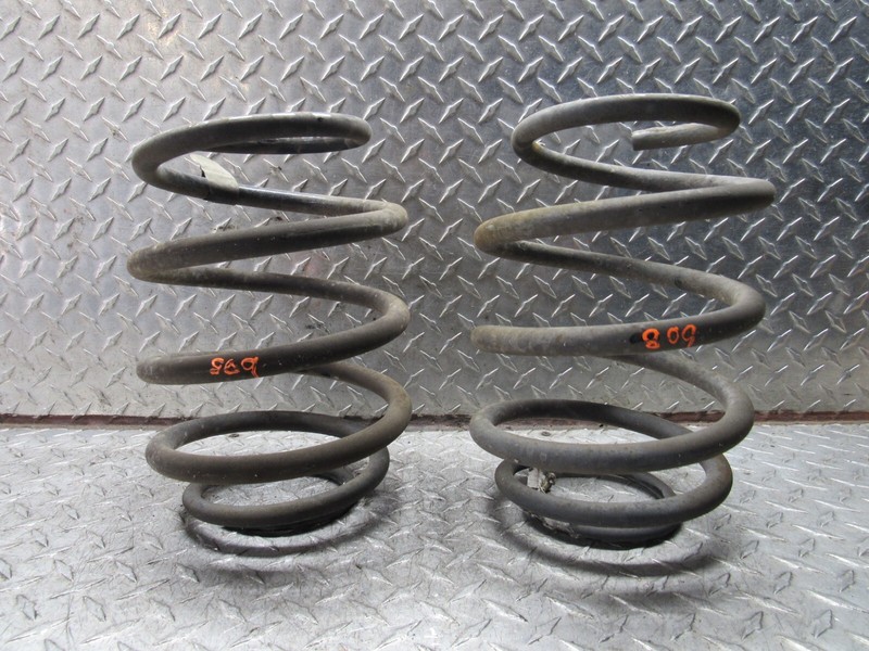 03 04 05 JEEP LIBERTY REAR PAIR OF COIL SPRING