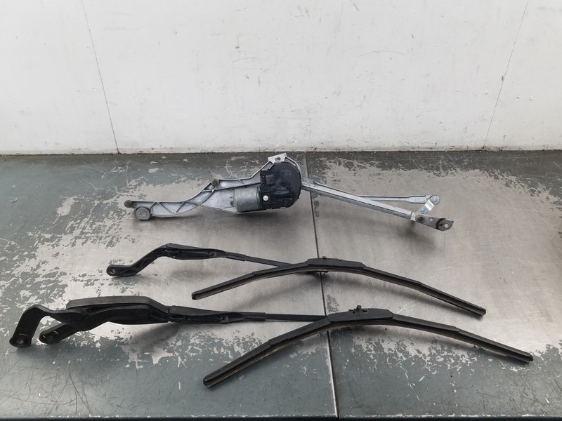 2007 Mercedes AMG E 63 Windshield Wiper Motor/Arms 7711 M7
