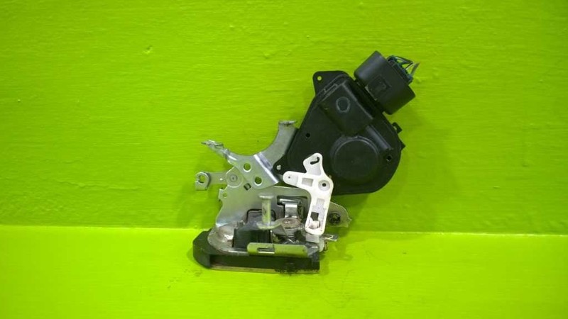 01-07 HIGHLANDER PASSENGER RIGHT REAR DOOR LOCK LATCH ACTUATOR OEM 2820-31