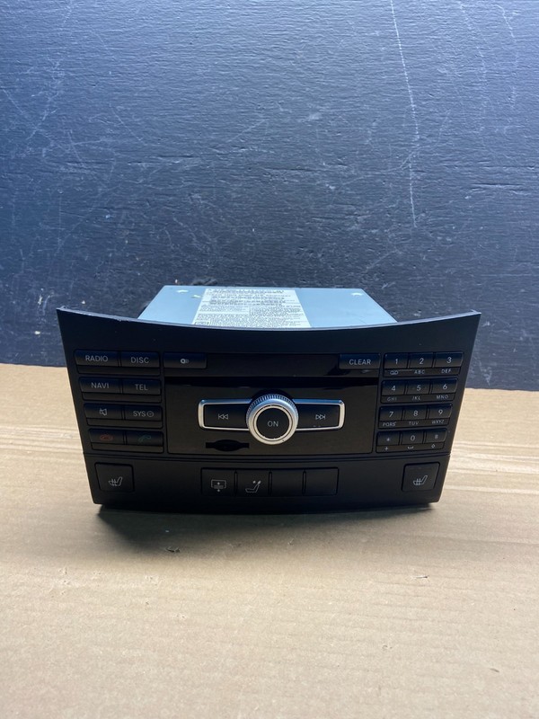 2011-2012 Mercedes W212 E350 E550 Stereo CD Changer Radio a2129007113 AE4570 DG