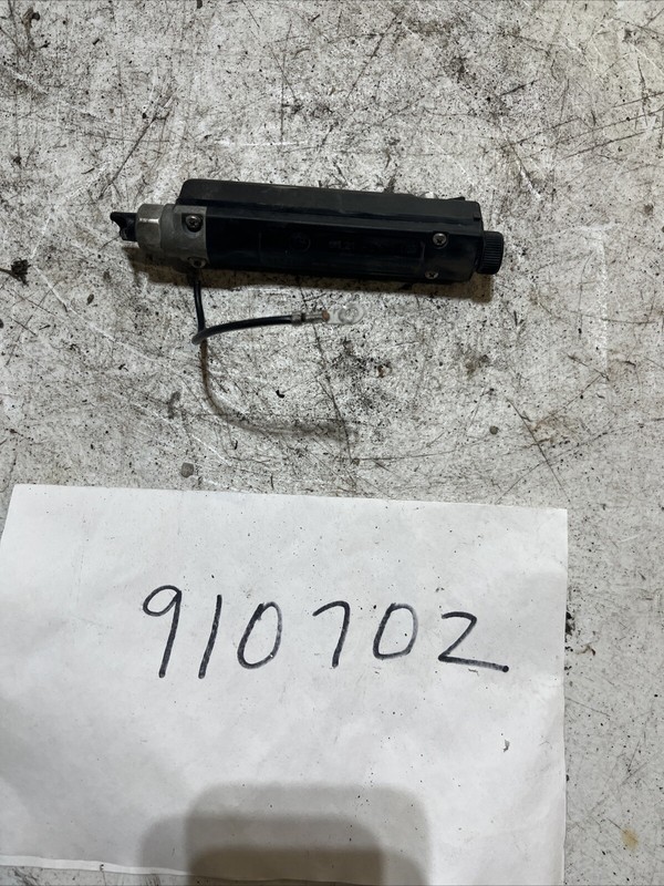 93-99 Bmw E36 318i 325i 328i M3 Convertible 318Ti 328Ti Z3 Radio Antenna Base
