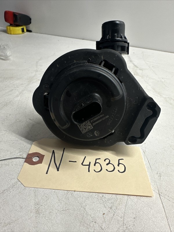 For Tesla engine auxiliary coolant pump UC431K3HBB 1600870-00-A 4535 B5