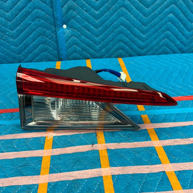 2015–2019 Lexus RC200t RC300 RC350 Rear Right Inner Tail Light Trunk Lid OEM