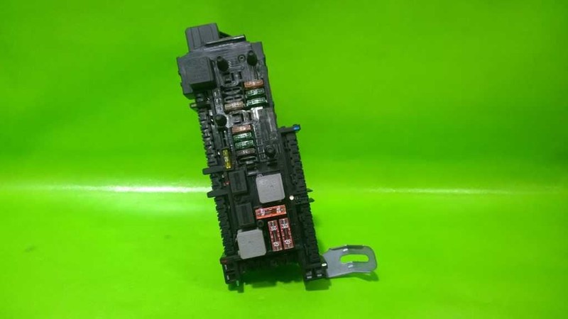 12-15 MERCEDES BENZ C350 FUSE RELAY BOX MODULE OEM 3991-31