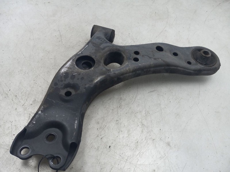 11-17 LEXUS CT200H 1.8L FWD AT PASSENGER SIDE FRONT LOWER CONTROL ARM