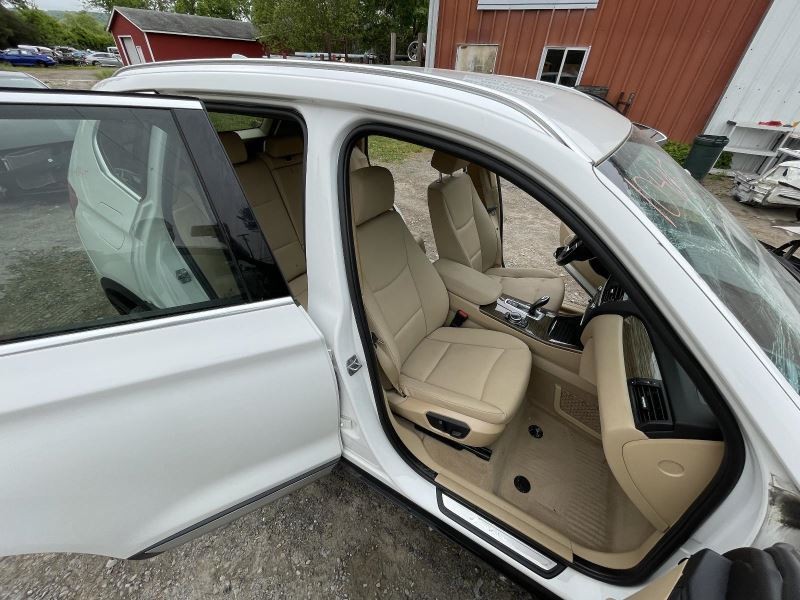 11-17 BMW X3 RIGHT ROCKER W/POST APLINE WHITE PC: 300U 2.0L AWD 113K XLINE 46893
