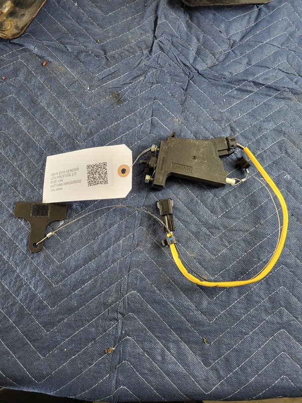 Used Oem GENESIS Fuel Filler Door Lock Opener Actuator for 2019-2021 G70 2.0 RWD