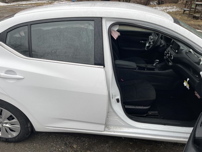 2020-2024 NISSAN SENTRA RIGHT ROCKER W/POST WHITE PC:QM1 2.0L AT FWD 28K S 64262