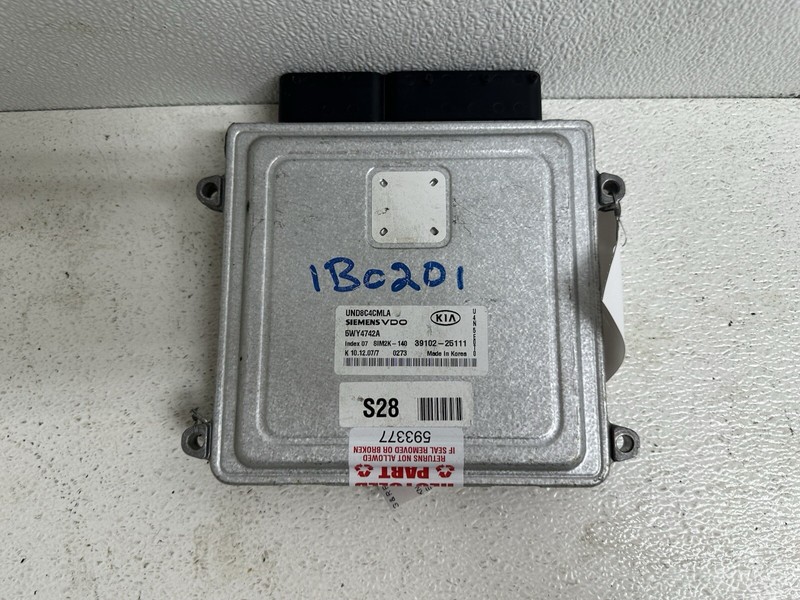2007-2008 Kia Rondo 2.4 Engine Computer Control Module Ecu Ecm Pcm 3910225111
