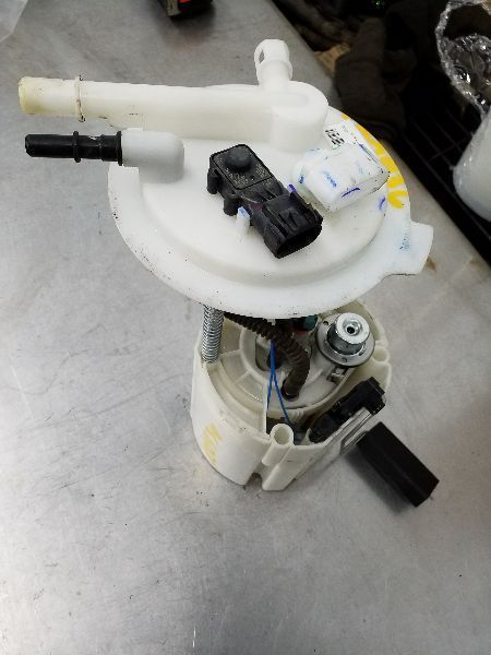 Fuel Pump Assembly 2.2L Fits 09-11 HHR 176628