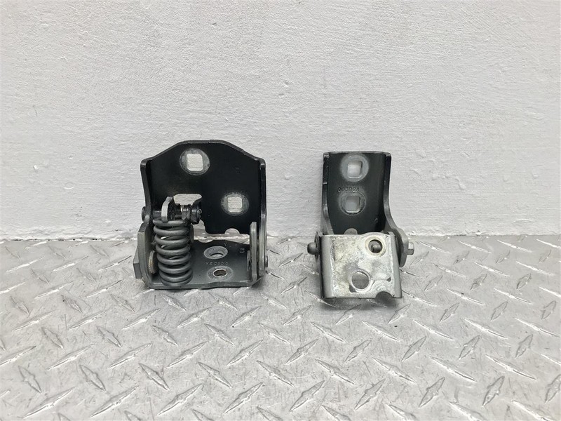 2012 GMC TRAVERSE PASSENGER FRONT DOOR HINGES PAIR OEM 25943923