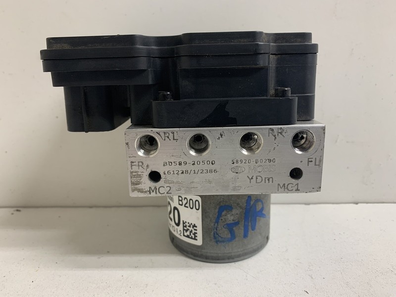 2018 Kia Forte Anti Lock Brake Pump W/O Auto Braking 58920-B0200 Module Brakes