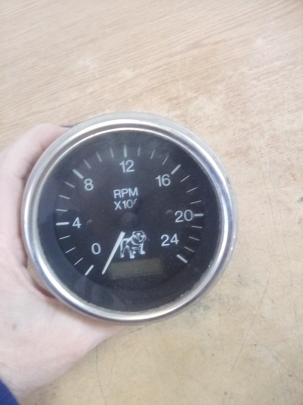 Mack 17MT4117M RPM 0-24 Gauge 3-1/2"