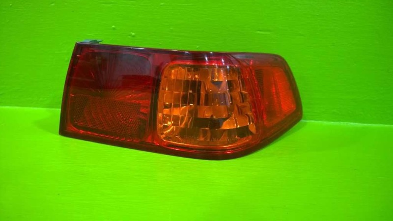00 01 TOYOTA CAMRY TRIDENT PASSENGER RIGHT QUARTER TAILLIGHT LAMP OEM 2850-11