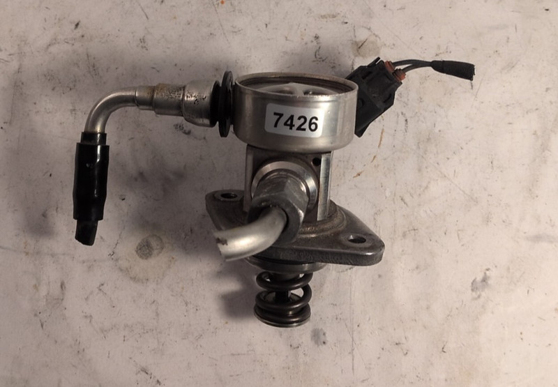 2014-2015 Kia Sedona Sorento 3.3L V6 35320-3C210 High Pressure Fuel Pump OEM