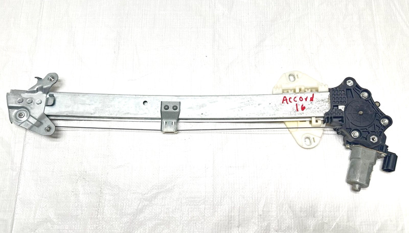 2016 Accord Front RH Window Regulator OEM WR15-038