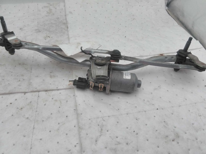 2021 Jeep Renegade Wiper Motor OEM 68256064AA - 32K Miles - Red