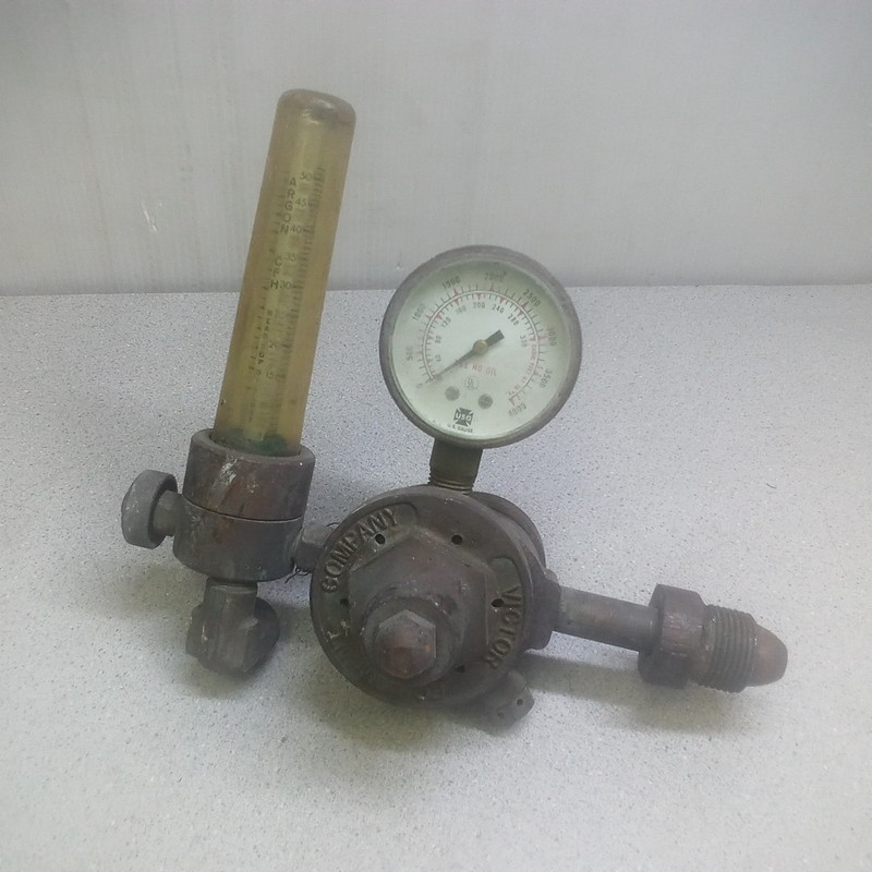 Victor Equipment Company HVTS 2370 Safety Regulator w/ Flow Meter