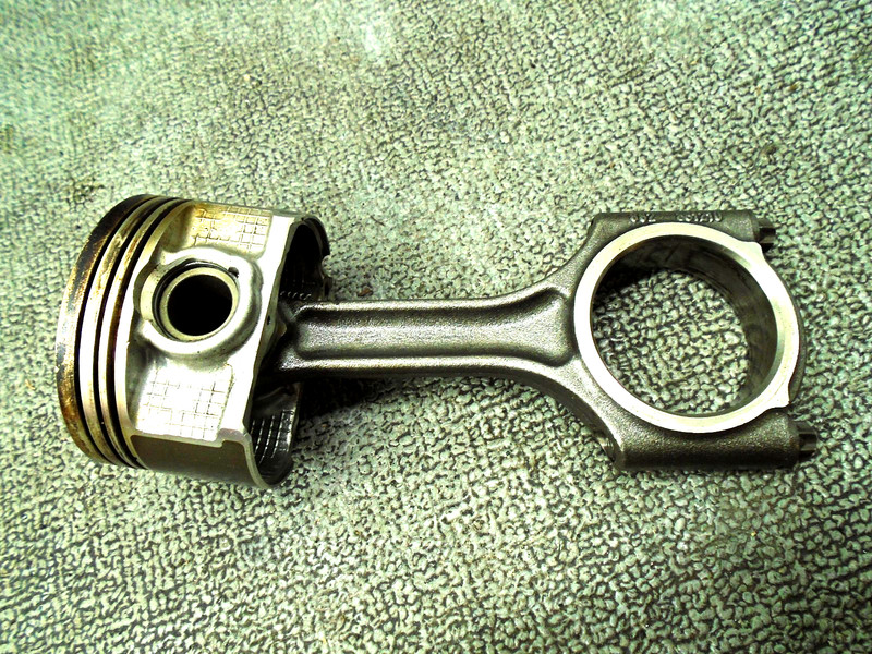 VERADO PISTON & CON-ROD ASSY 898499T02 881210T02 Mercury Outboard 200-300HP