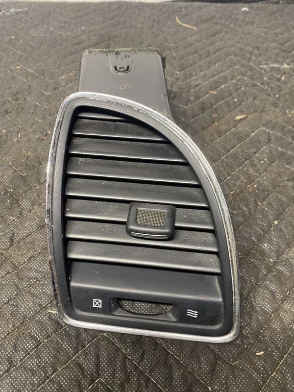 2012 Town And Country Left Front Dash Vent OEM